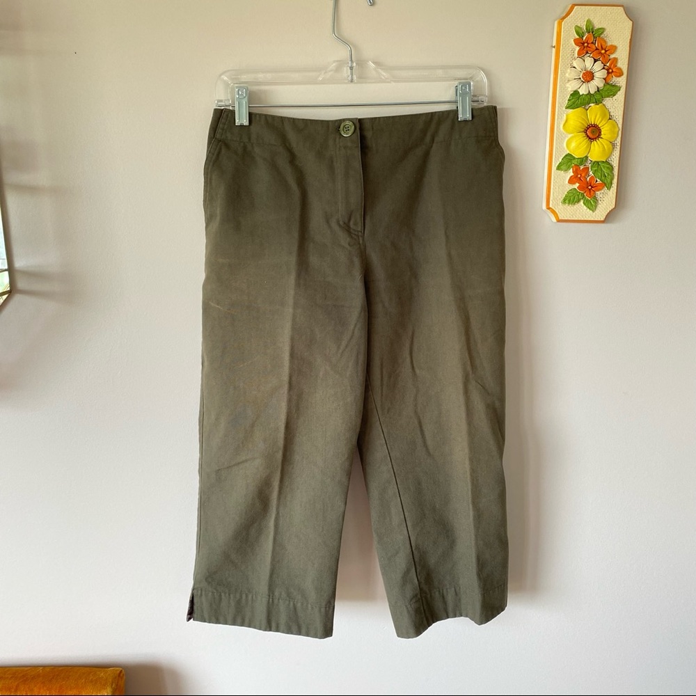 Vintage Green Capris Pants with Floral Detail on Internal